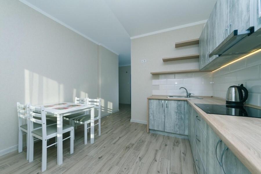 Apartamento Драгоманова 38А 2Й Поверх Kiev Exterior foto