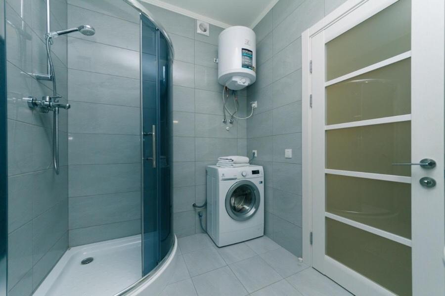 Apartamento Драгоманова 38А 2Й Поверх Kiev Exterior foto
